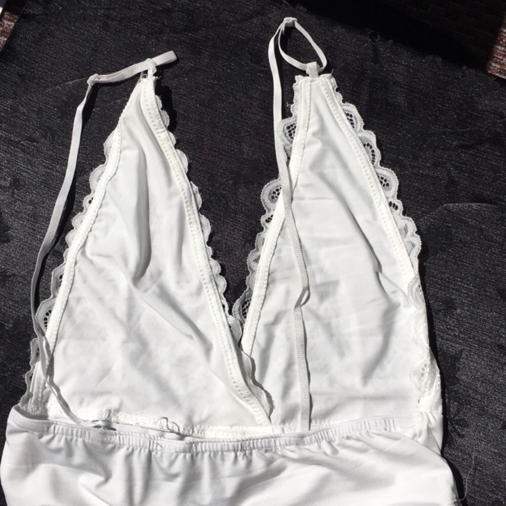 New! Sexy White Lace Bodysuit - Picture 5 of 7